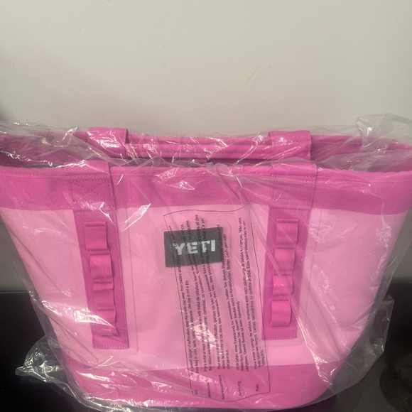 Yeti Camino 35 Power Pink Brand New sealed - Picture 2 of 4